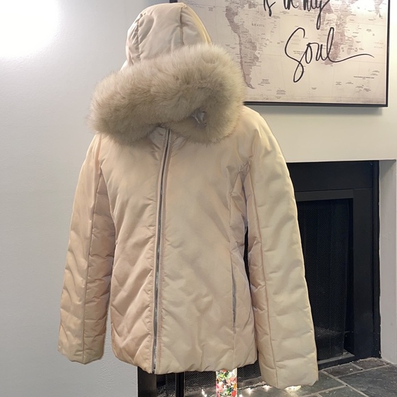 Beige winter jacket - Picture 2 of 16
